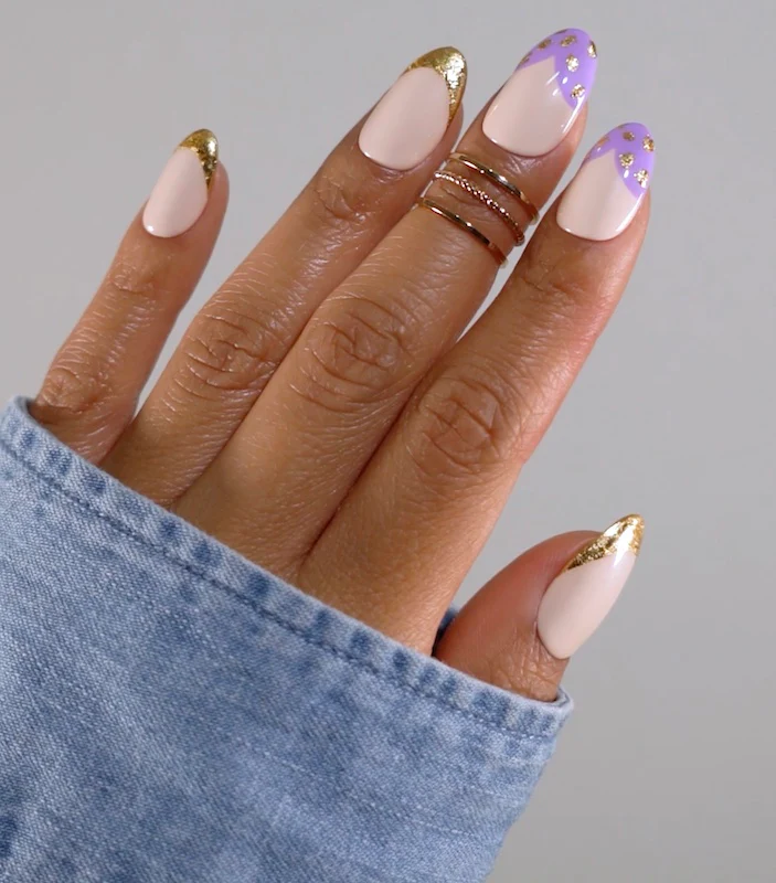 Gold Multi-Color Foil Flakes Nail Design - Image 5