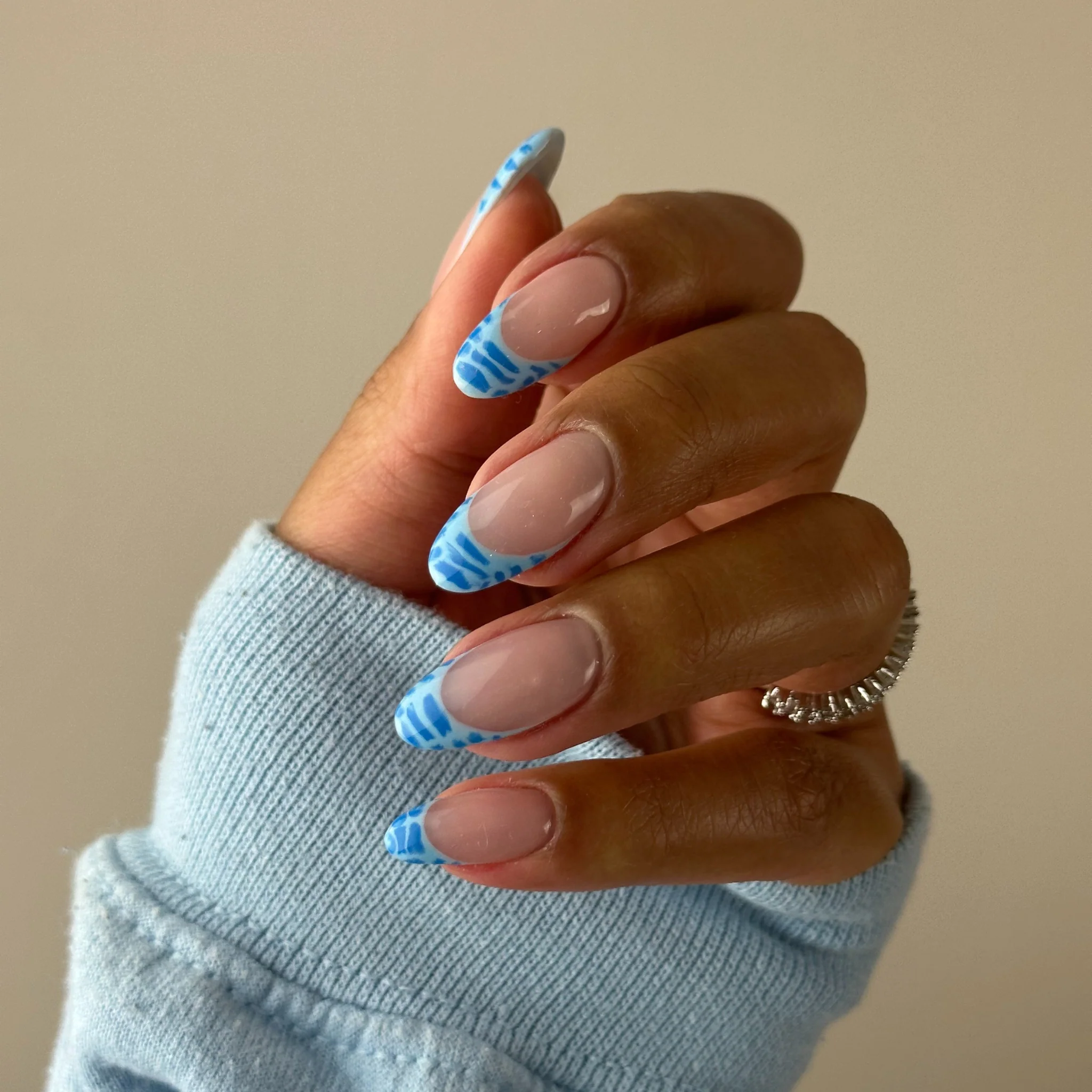 Milky Blue #031 - Image 4