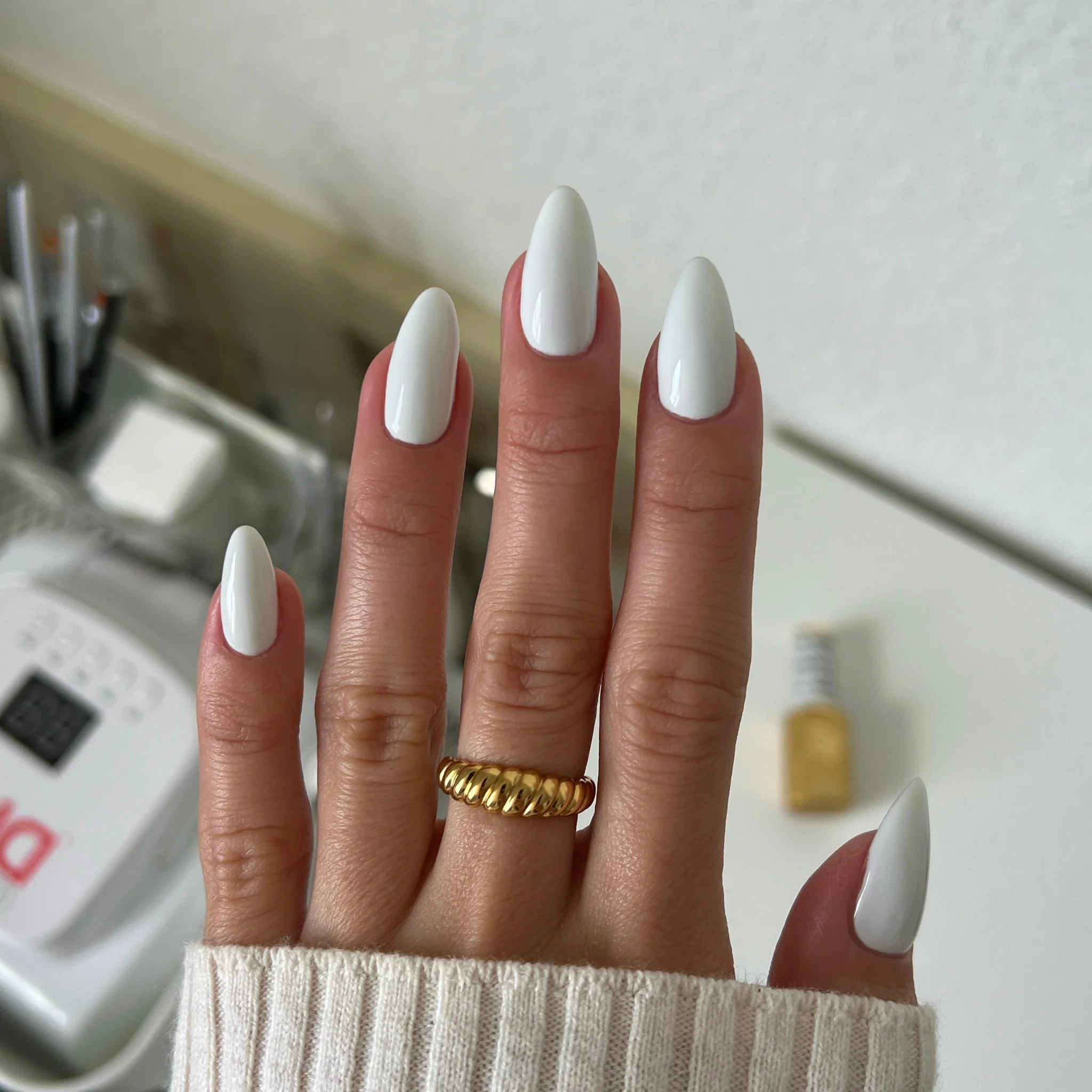 Smokey White DIVA #038 - Image 2
